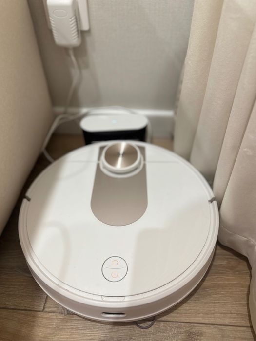 Продам робот пылесос Xiaomi SE
