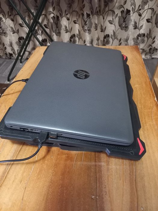 Laptop HP ryzen5