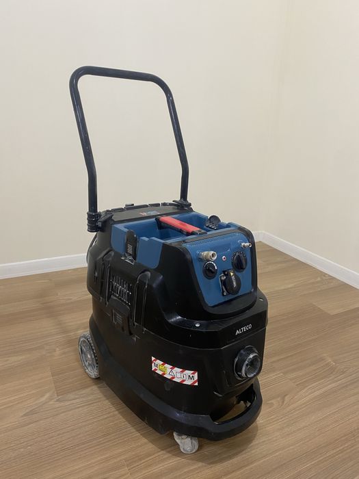 Продам строительный пылесос за пол цены