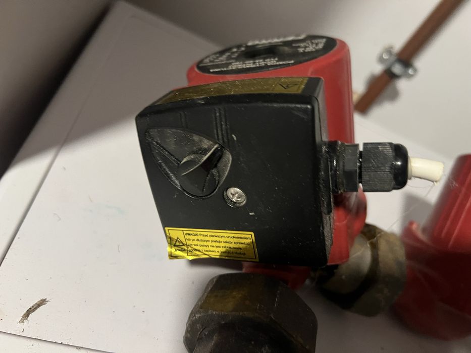 2 pompe de recirculare