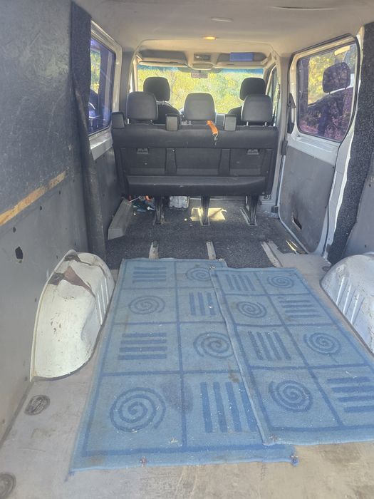 Mercedes sprinter 5 locuriri si loc de marfa