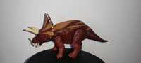 Dinozaur Triceratops de jucărie
