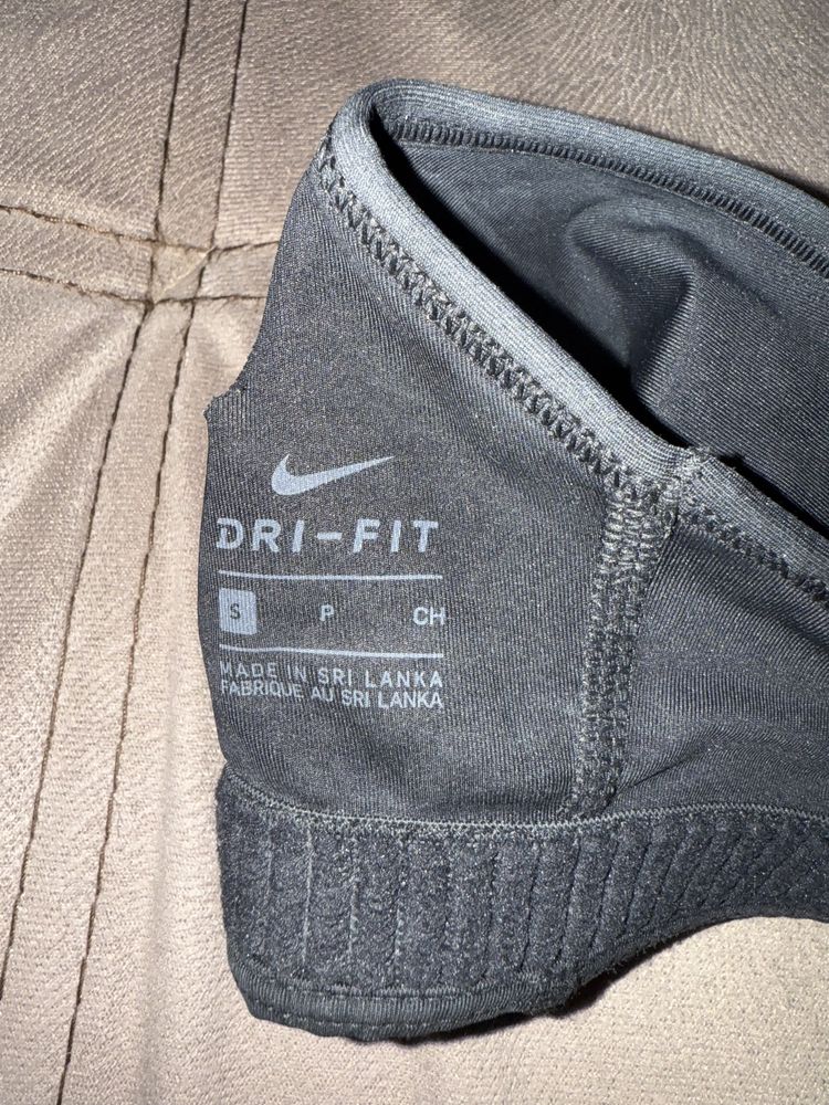 спортно бюстие на nike, adidas