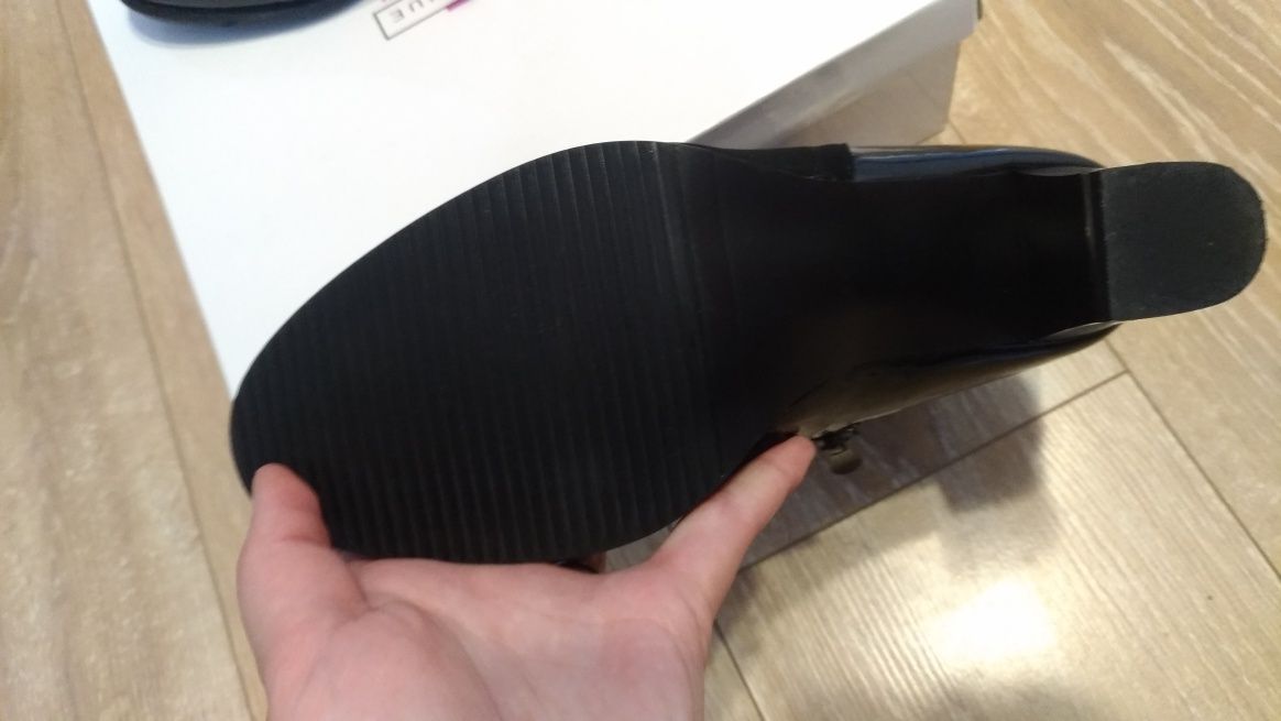 Botine/ ghete cu toc nr 41