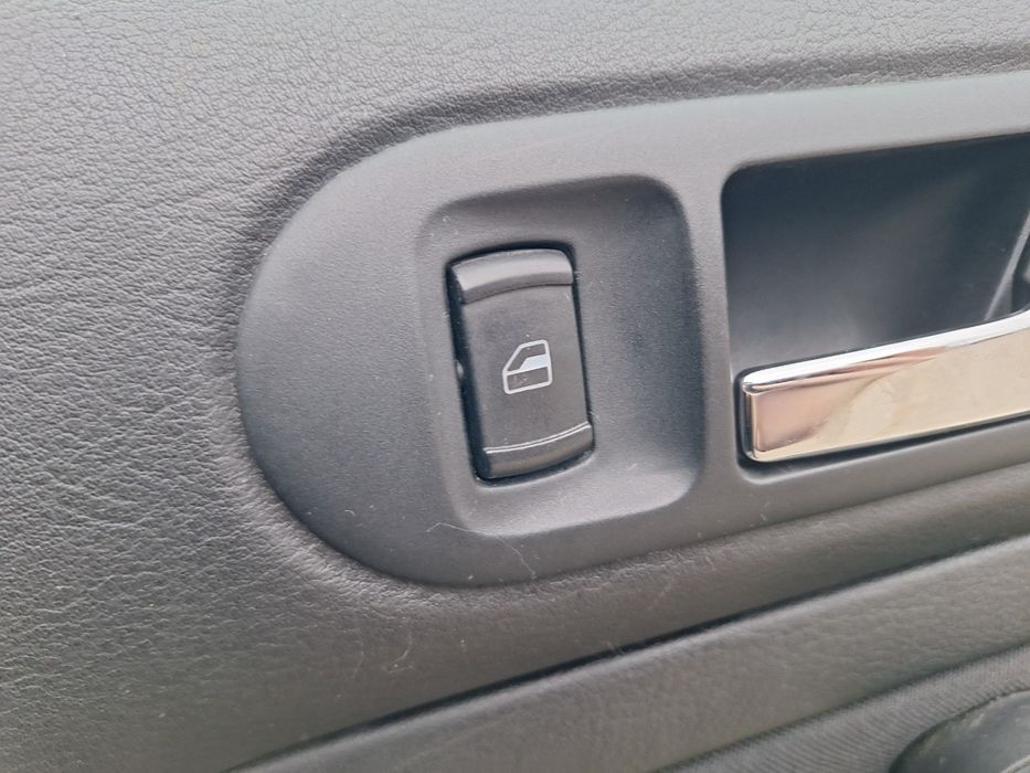 Comutator geam pivotant dreapta VOLKSWAGEN GOLF IV Variant 1J5 1999 -