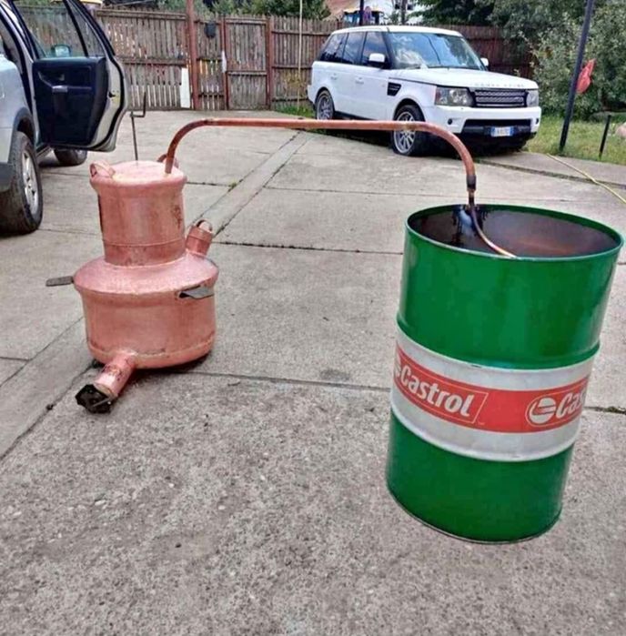 Vând un cazan de țuică din cupru alimentar capacitate de 110litri cu f