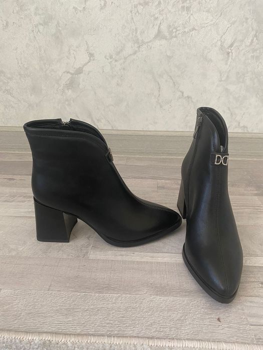 Продам осенние ботинки