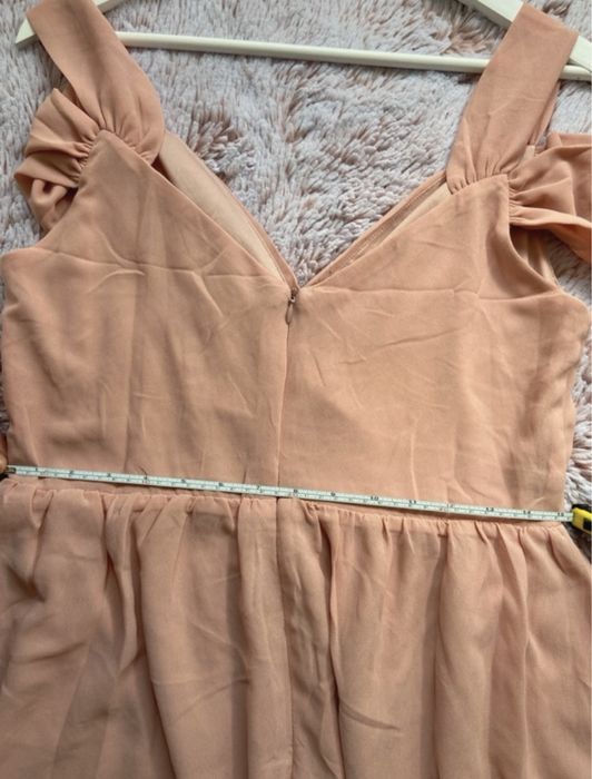 Rochie de ocazie cu umerii goi