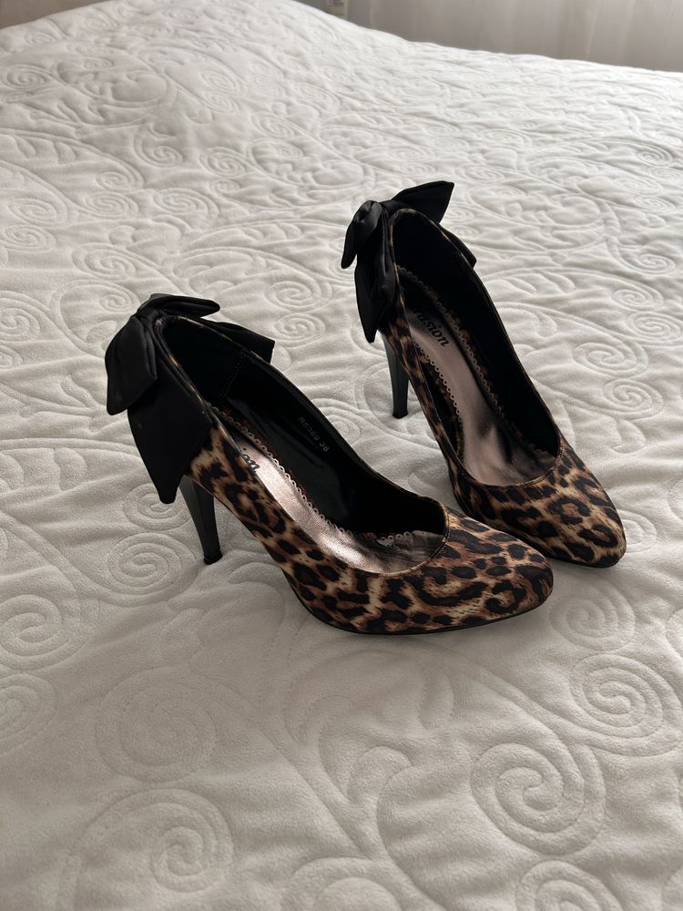 Pantofi cu toc animal print,mar 38