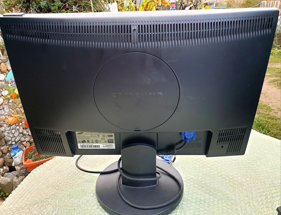 Vand monitor Samsung SN2343 23"