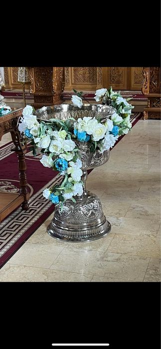 Inchiriez decoratiuni /aranjamente  botez