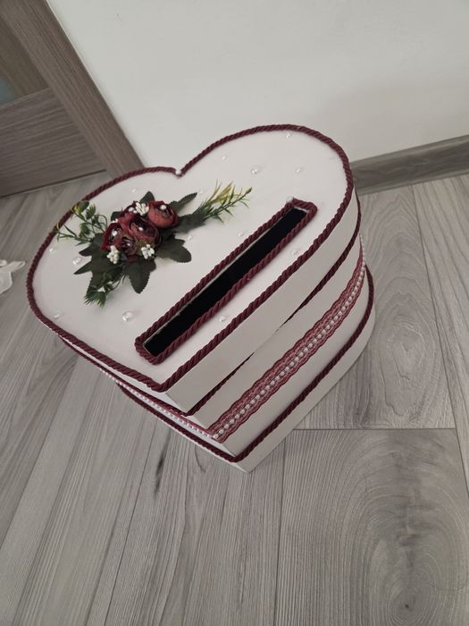 кутия която се слагат пари в сватба