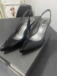 Pantofi negri Calvin Klein 37