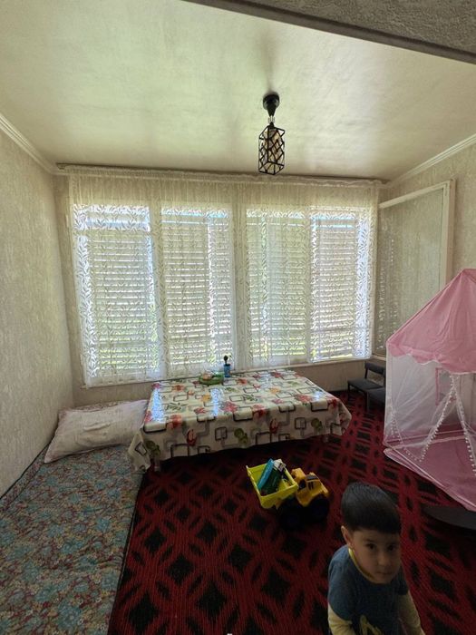 Продам квартиру Ахмад Югнакий 3-5/3/5 Ahmad Yugnakiyda 3 xona sotiladi