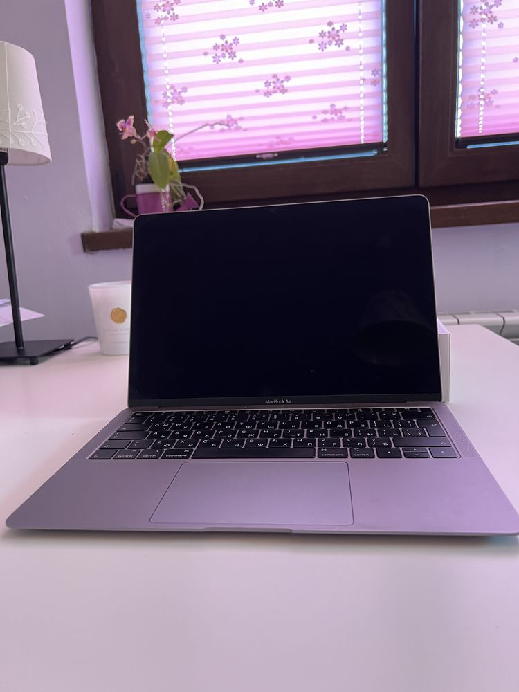 MacBook Air 13-inch 2018 (за части)