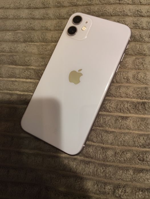 iPhone 11 mov baterie 72%