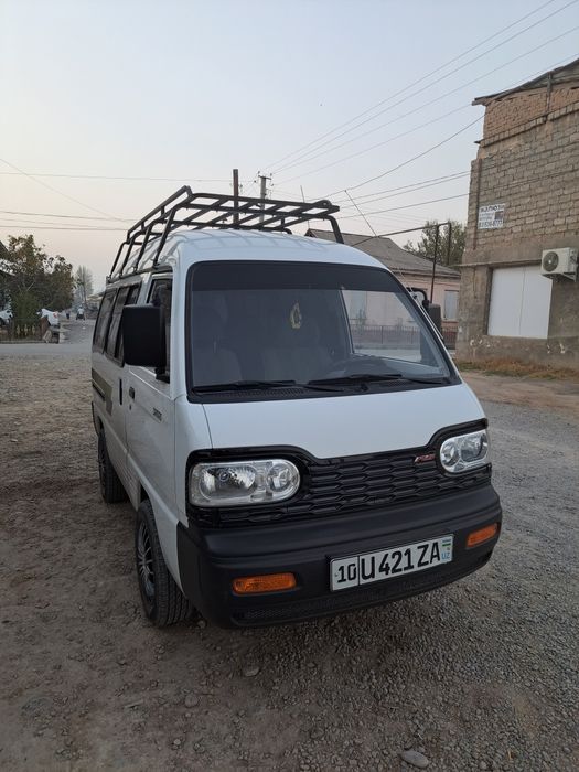 Таййор мошина минилади