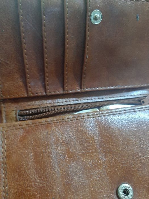 Vand portofel din piele veritabilă pentru dame