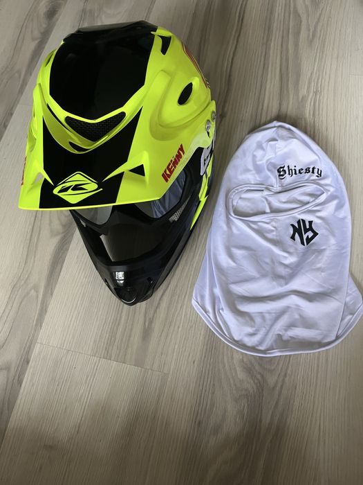 Кросова каска kenny