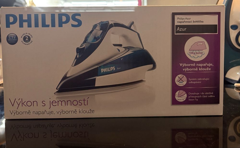 Парна ютия на Philips Azur GC4410 2400W с кутия