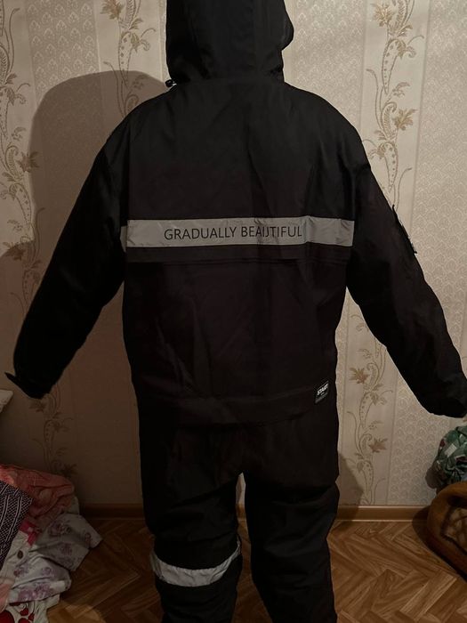 Продам новый зимний комбинезон