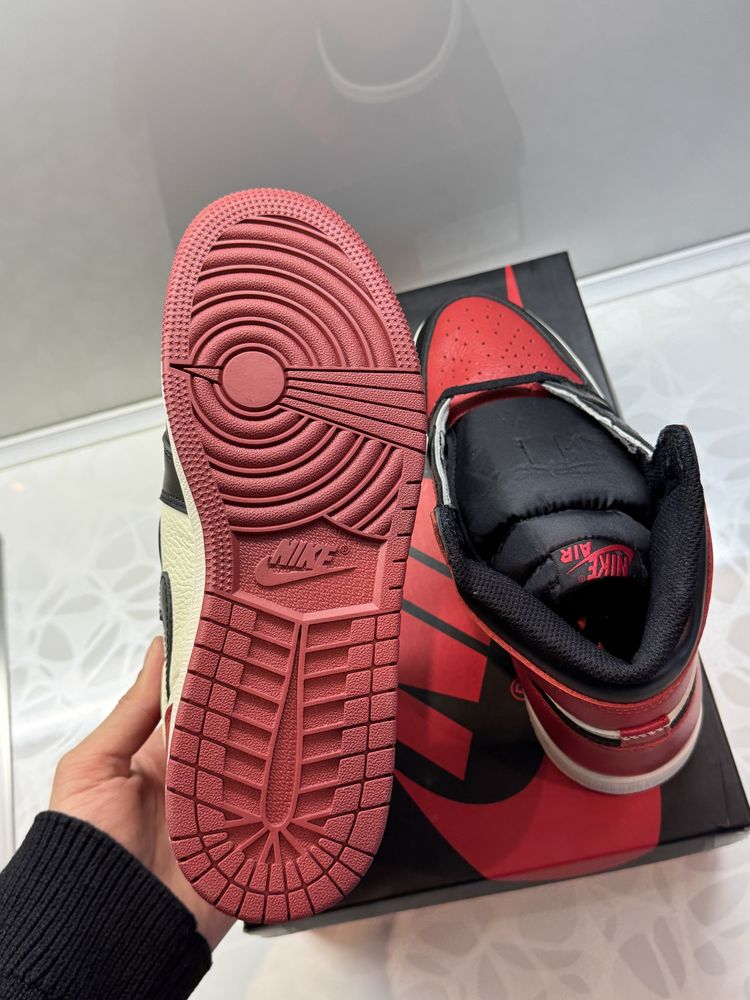 Jordan 1 High Bred Toe Кецове 37.5 Размер + Кутия