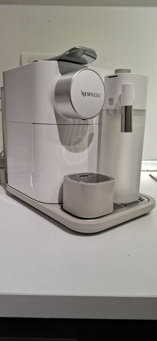 Espressor Nespresso by De'Longhi Gran Lattissima