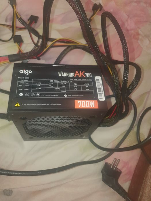 Sursa 700w ca și noua