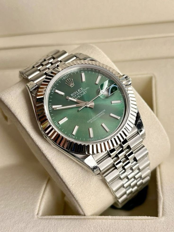 Rolex soat va +3 ta atir