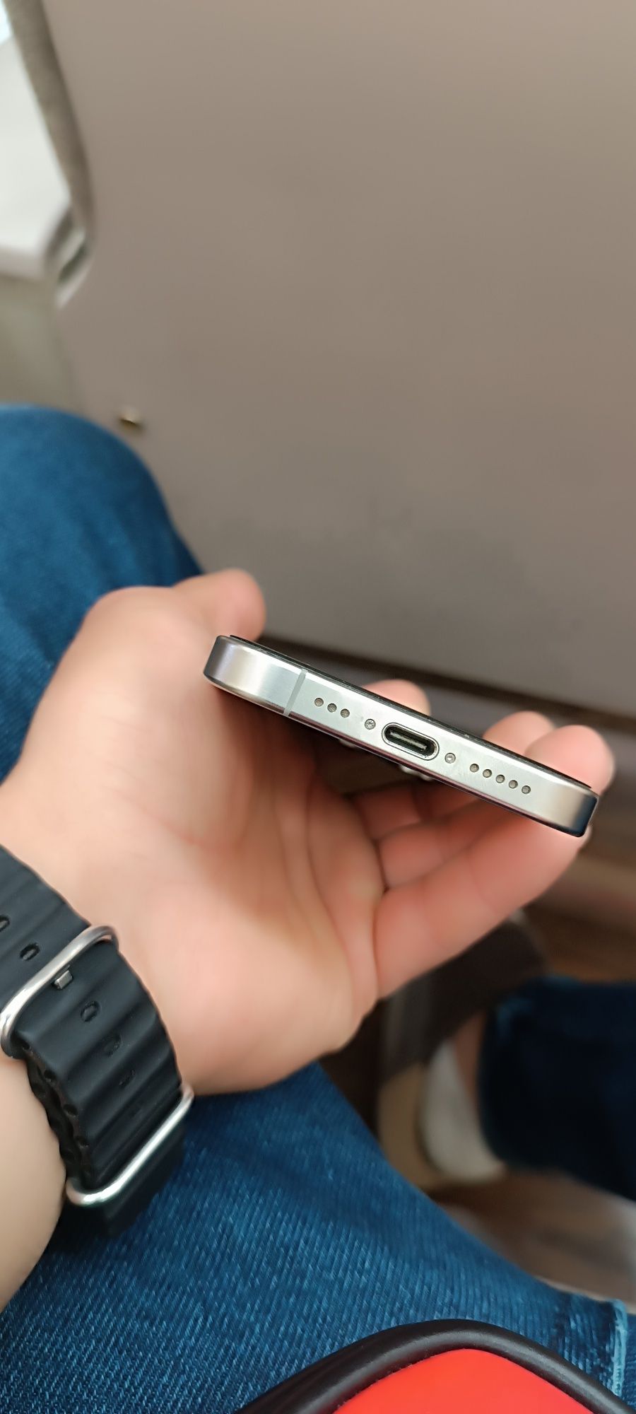 iPhone 15 pro titan 128 gb qirchilgan yeri yoʻq yomks 89