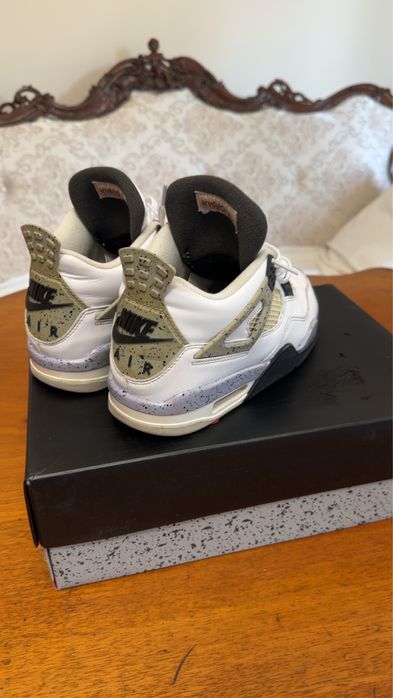 Jordan 4 White Cement Marimea 40.5