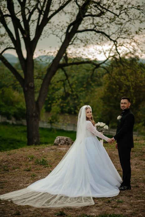 Vand rochie de mireasa