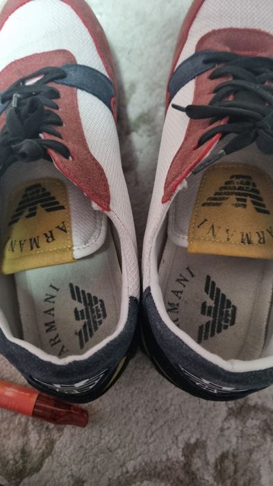 Vand Adidasi Armani