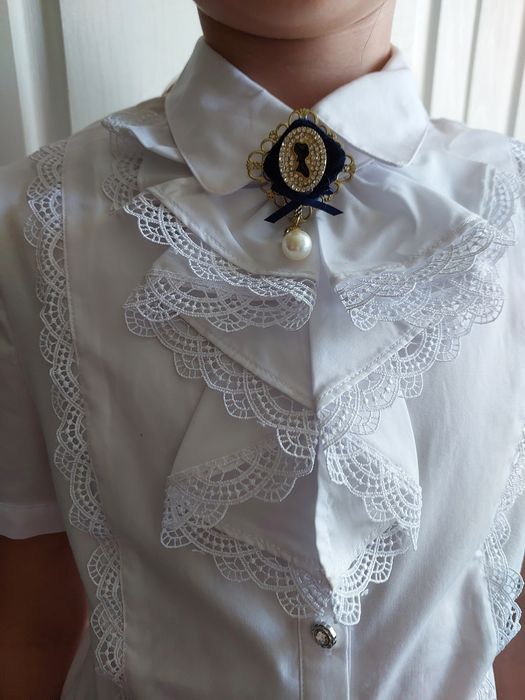 Продам блузка школьная