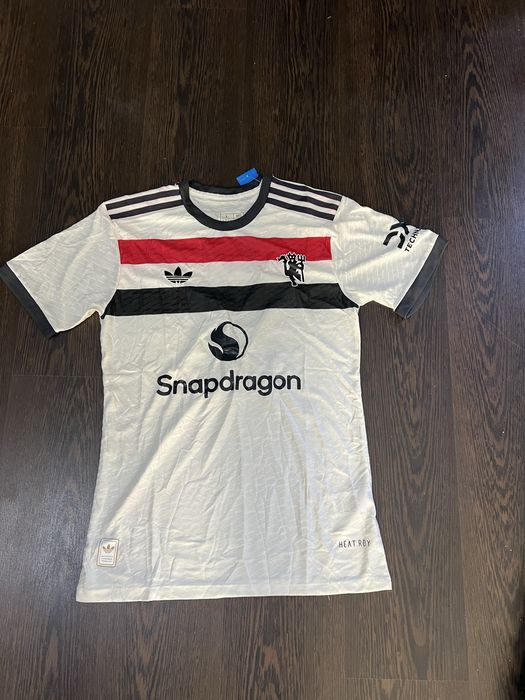 Tricou Manchester United third 24/25 B. Fernandes #8, mărimea L