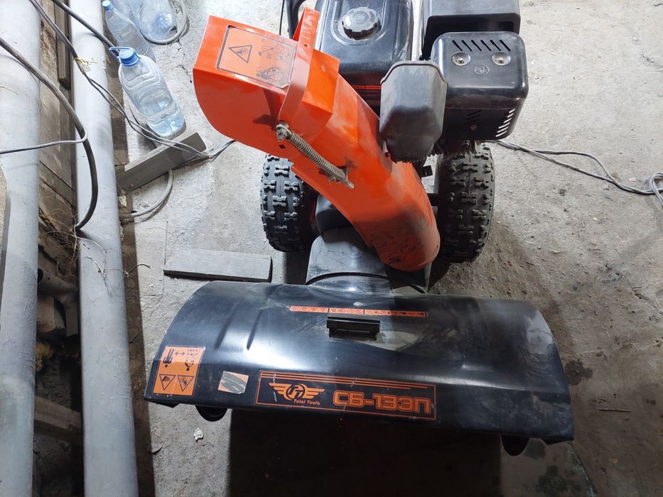 Снегоуборочная машина