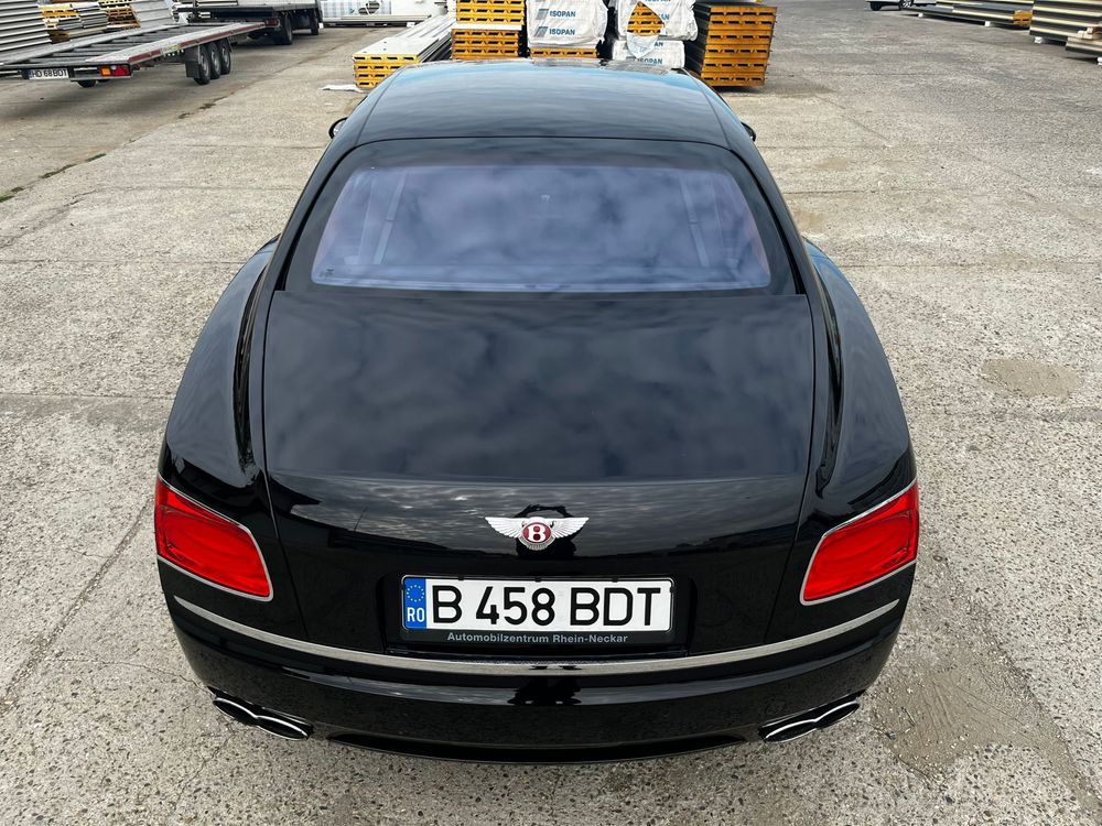 Bentley Flying Spur V8 benzina cu 528 PS