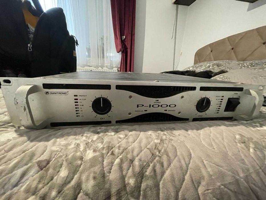 Boxe  1000w, amplificator de putere , Microfon fara fir Omnitronic