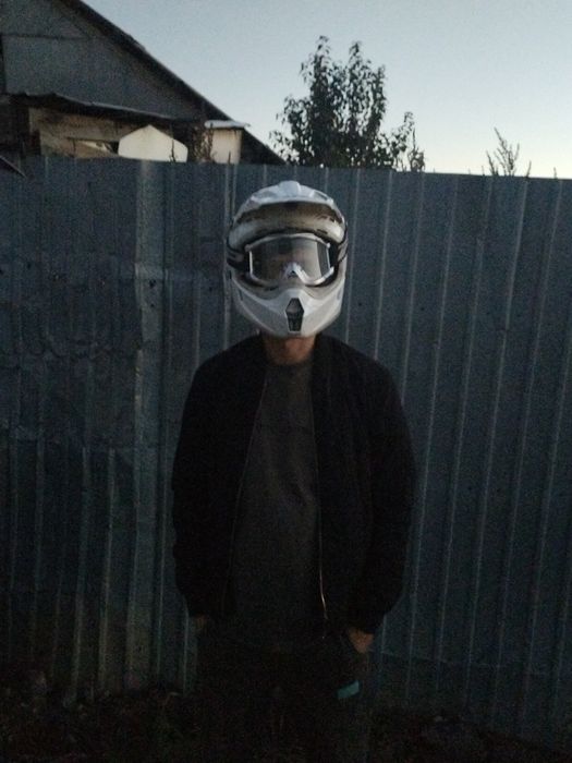 Каска для мопеда продаётся