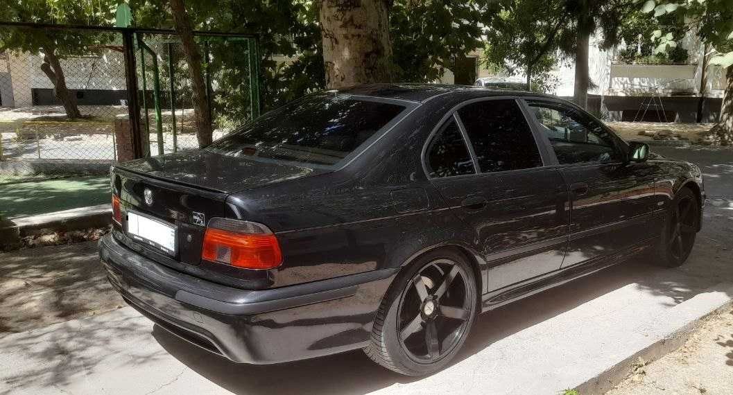 BMW e39 540i (M62B44)