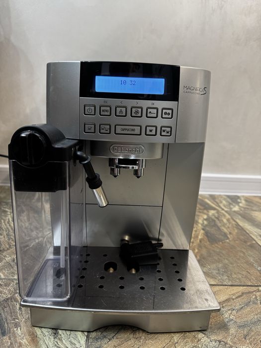 Автоматична кафемашина DeLonghi Magnifica S Cappuccino