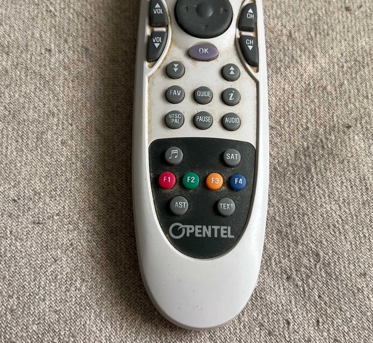 Telecomandă OPENTEL pentru receivere satelit ODS/ODT, funcții F1-F4