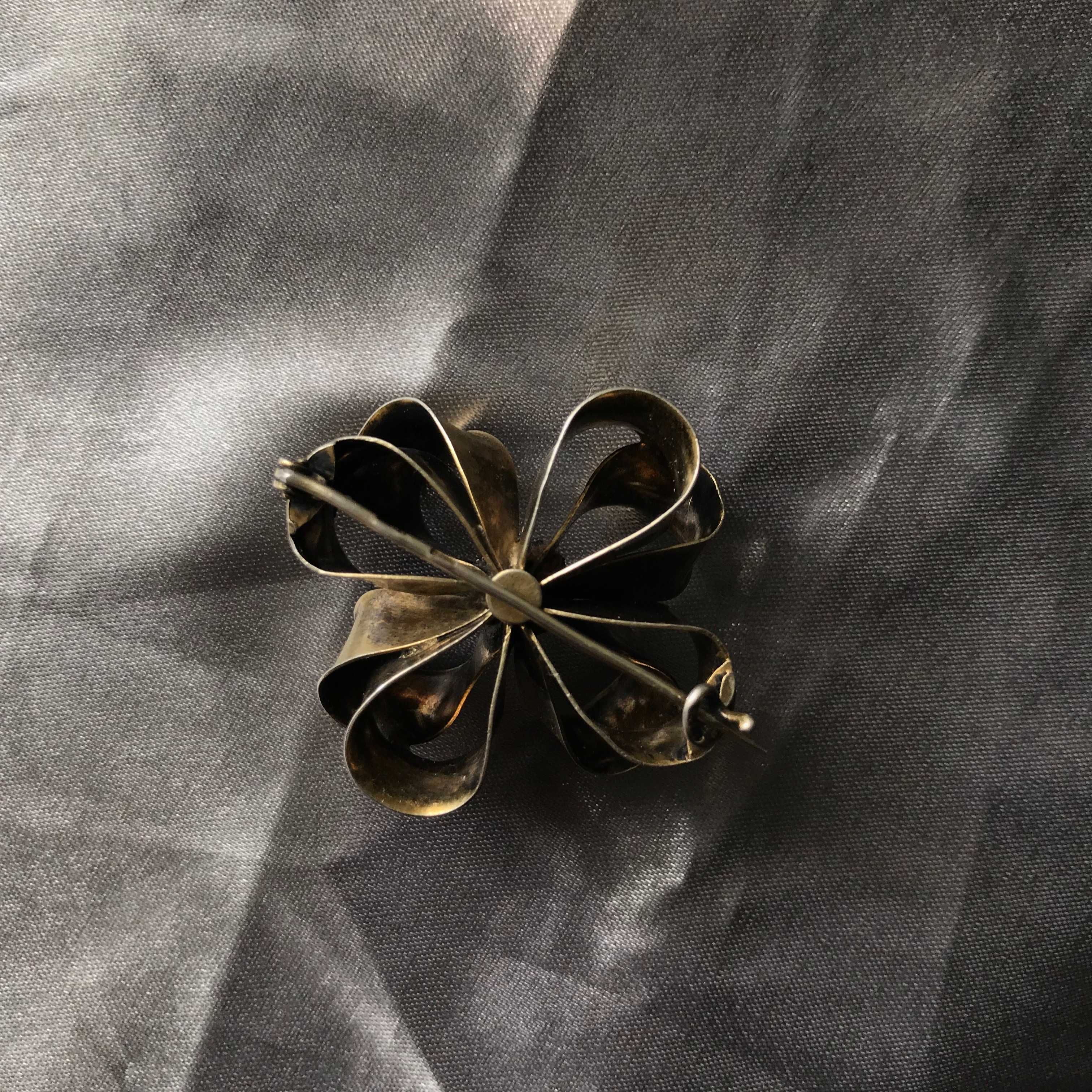 Серебряная старинная брошь СССР