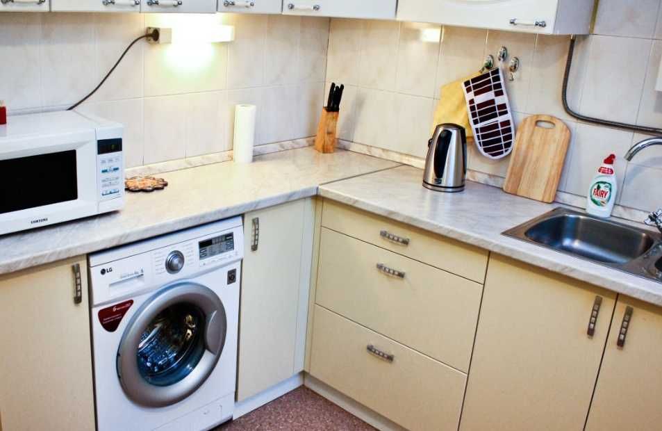 Дава се под наем Двустаен апартамент в Пловдив, Тракия - 66 кв.м за 204 € - Снимка #1