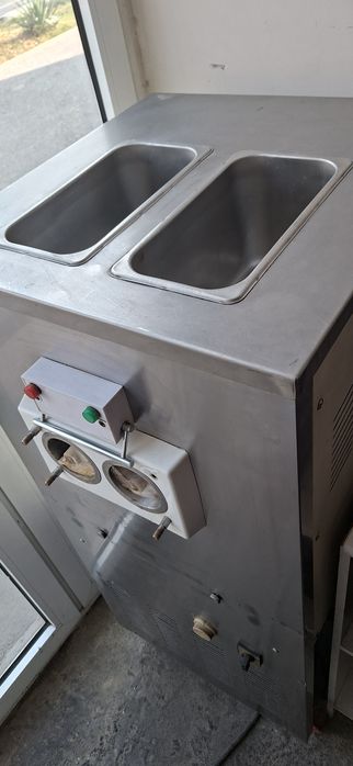 Фризер мороженного