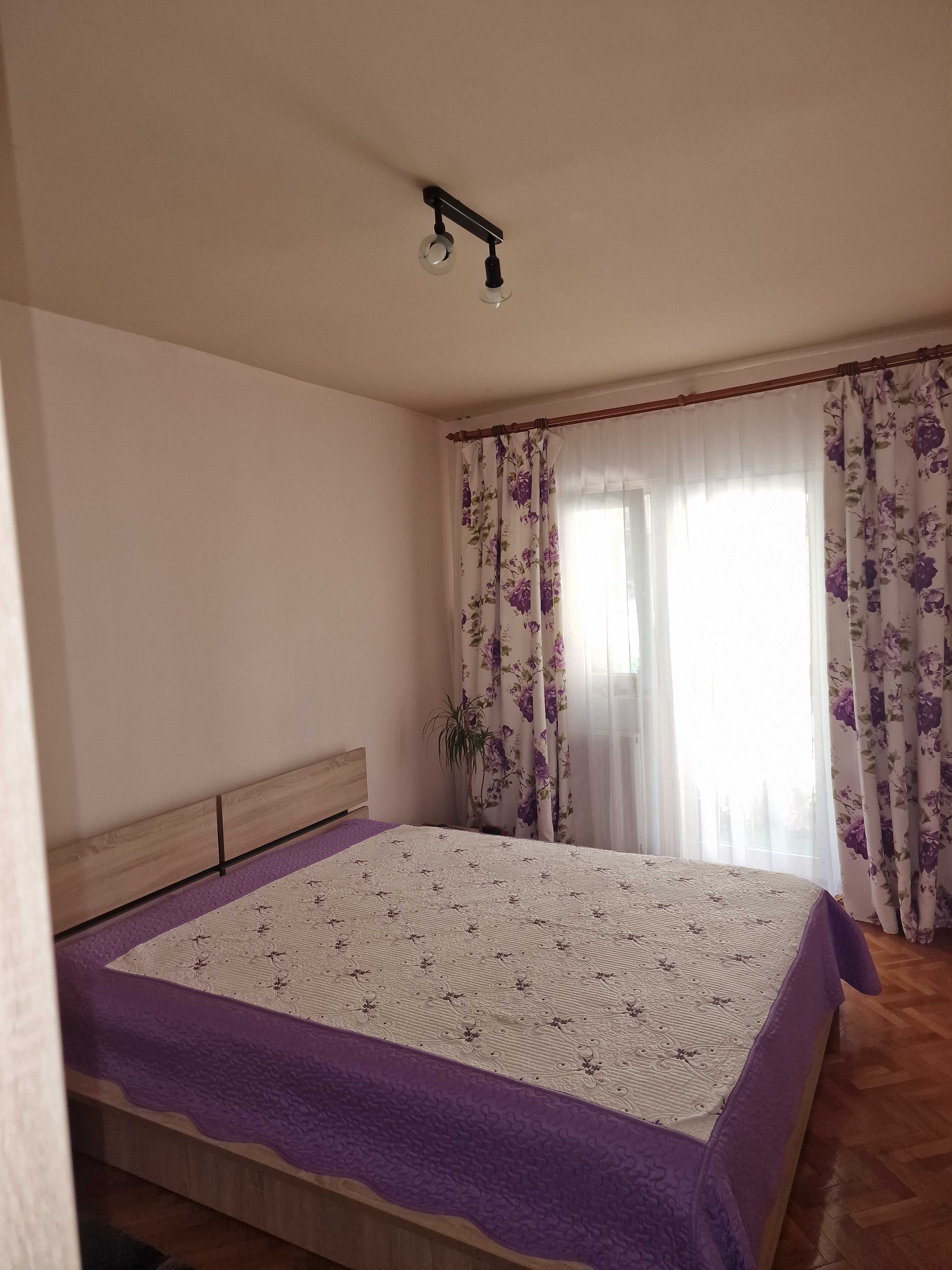 Proprietar vand apartament 4 camere et. 1 pe str Irlanda 80m2 hol in H