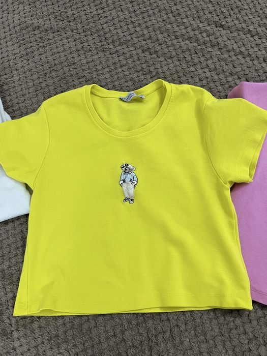 Дънки , тениски и жилетка