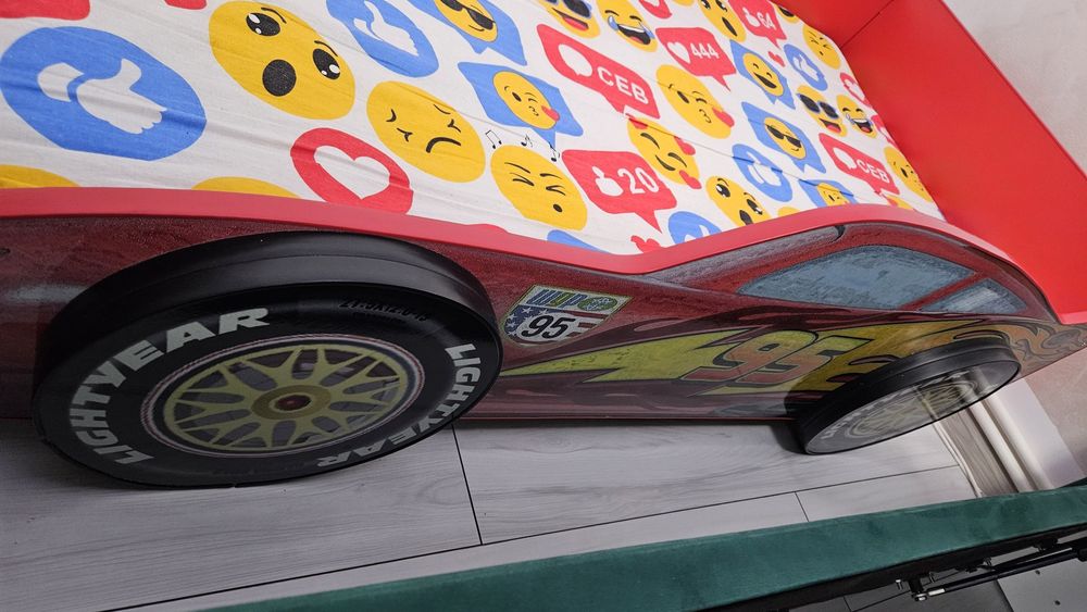 Vând Pat copiii masina Cars