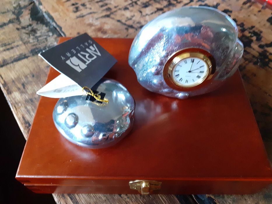 часовник и преспапие АRT GALLERY арт за бюро ръчна изработка