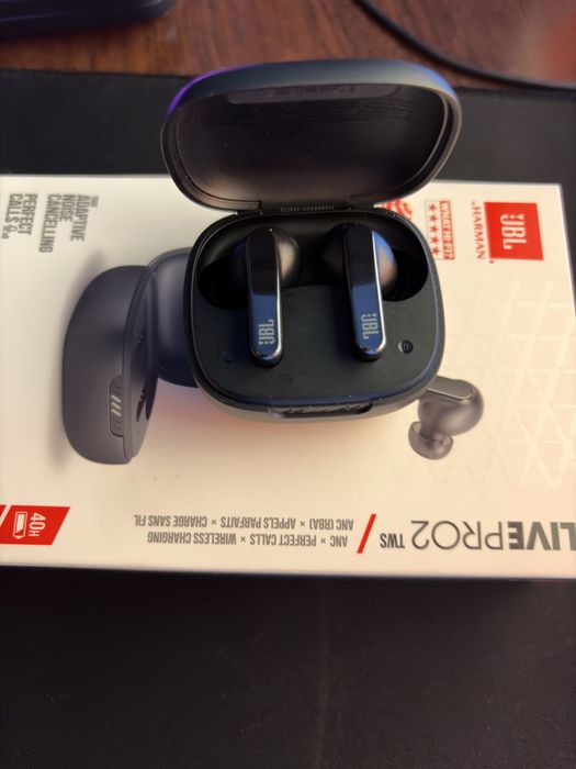 Продавам Слушалки JBL Live PRO 2